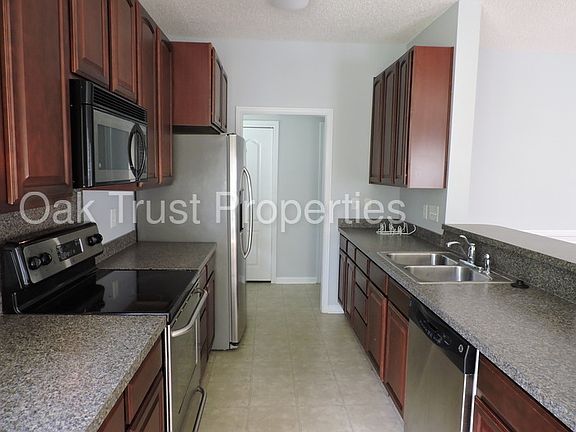 4th image of 325 Savannah River Dr