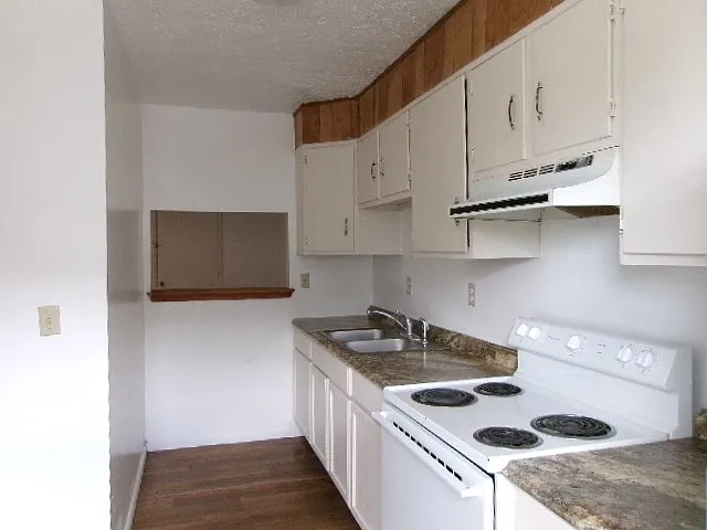 2 bed, 1.5 bath, 960 sqft, $775 — Photo 4