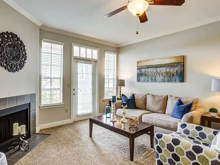 Signature Point Apartment Homes — Photo 14