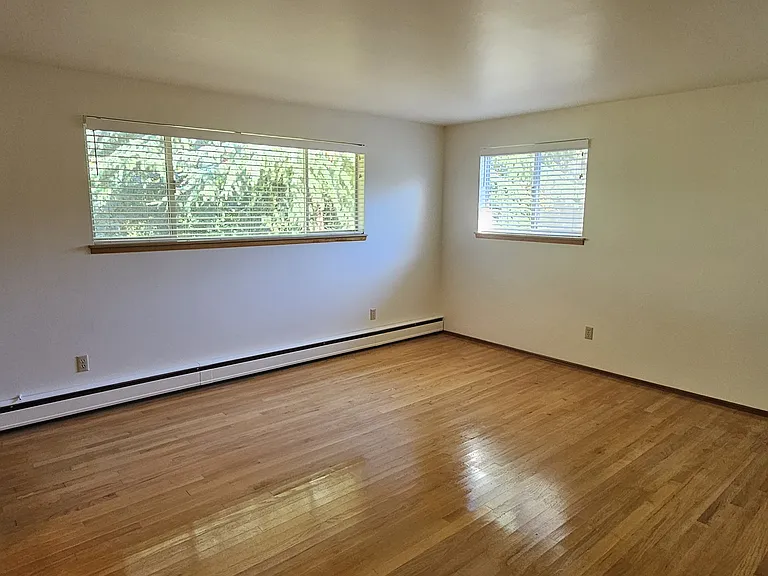 10431 NE 168th St — Photo 11