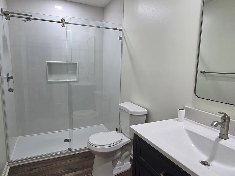 221 Collins St — Photo 29