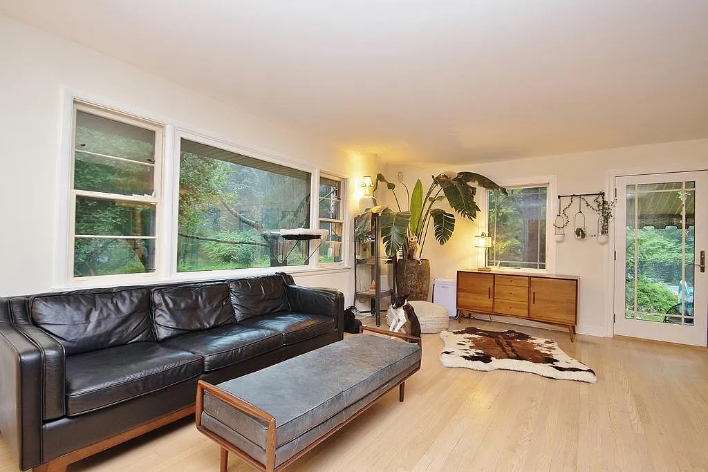 4 bed, 2774 sqft, $4,500 — Photo 3
