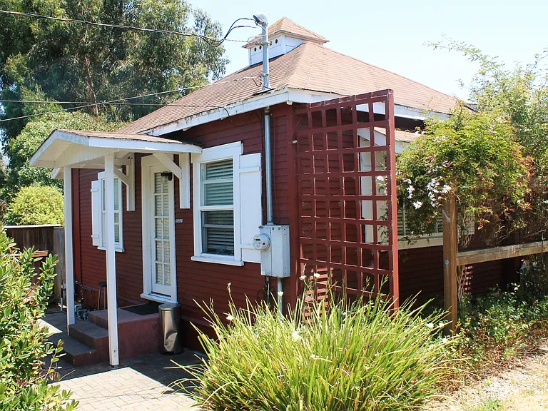307 Oxford Way — Photo 12