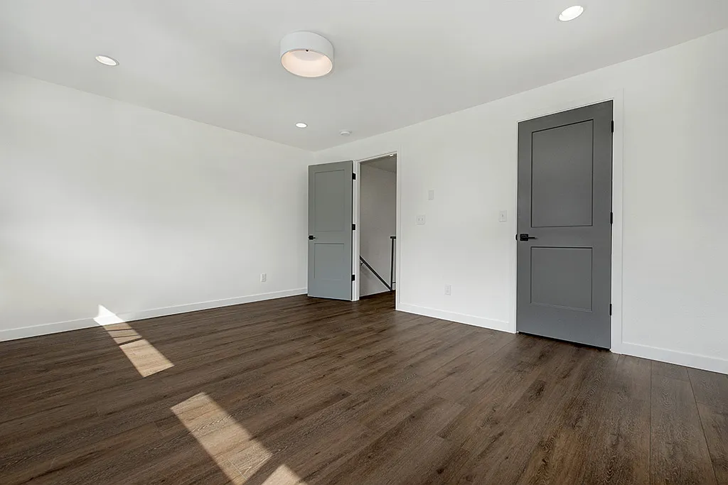 3 bed, 1.5 bath, 1360 sqft, $3,000 — Photo 4
