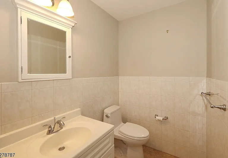 64 Park Ave — Photo 17