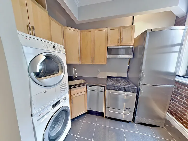 219 E 23rd St #16 — Photo 2
