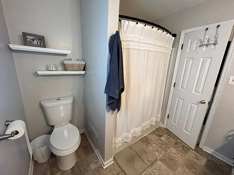 10821 Sunset Hills Dr #1 — Photo 20