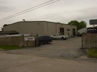 21212 W Commercial Dr, Mundelein, IL 60060