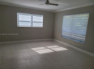 1240 NE 207th Ter, Miami, FL 33179