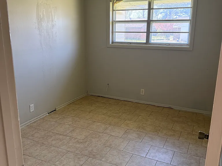 3103 Parkwood Rd — Photo 5