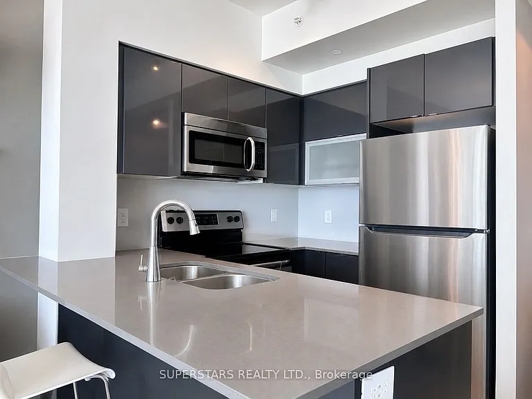 150 E Liberty St #2410 — Photo 3