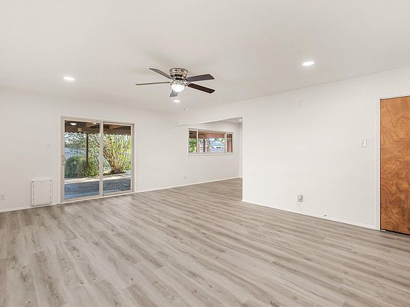 3rd image of 4208 San Andres Ave NE