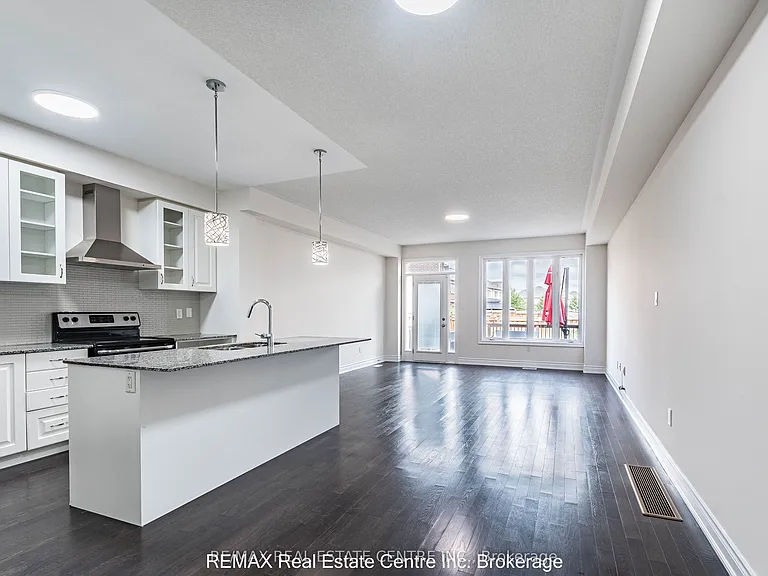 27 Lady Evelyn Cres — Photo 8