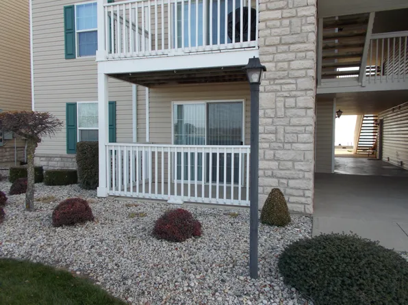 1135 W Bank Rd APT 102, Celina, OH 45822