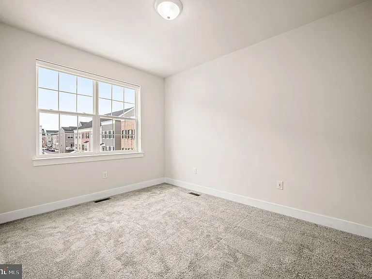 127 Gaslight Aly — Photo 18