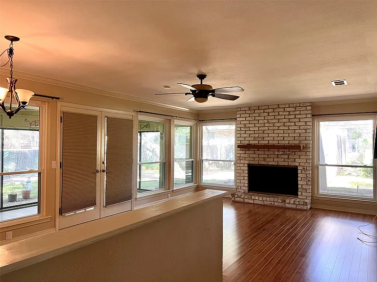 10608 Spicewood Club Dr — Photo 11