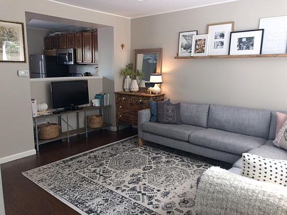 2nd image of 1062 Worthington Woods Blvd