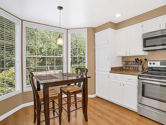 4th image of 10223 NE 129th Ln