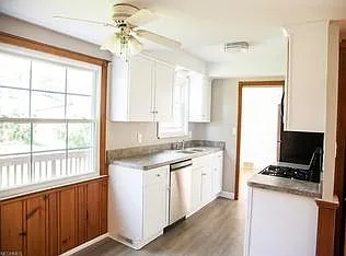 4437 Groveland Rd — Photo 3