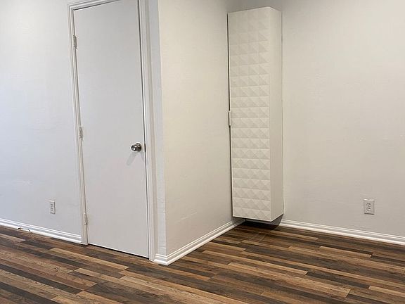 4th image of 2625 2627 1/2 Wellington Rd #2625