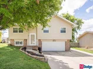 8003 Vernon Ave, Omaha, NE 68134