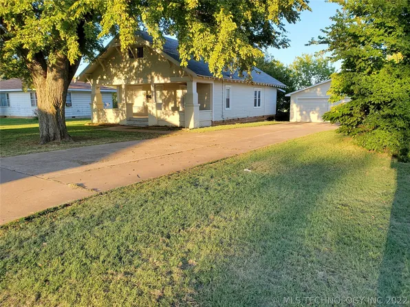 1108 3rd St, Pawnee, OK 74058