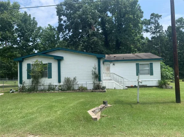 305 Canadian Dr, Trinity, TX 75862