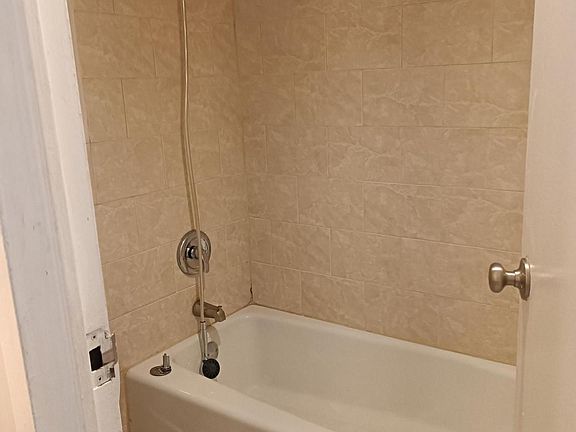 3rd image of 2800 Wisconsin Ave NW APT 809
