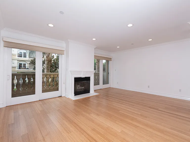 123 S Clark Dr #202 — Photo 1