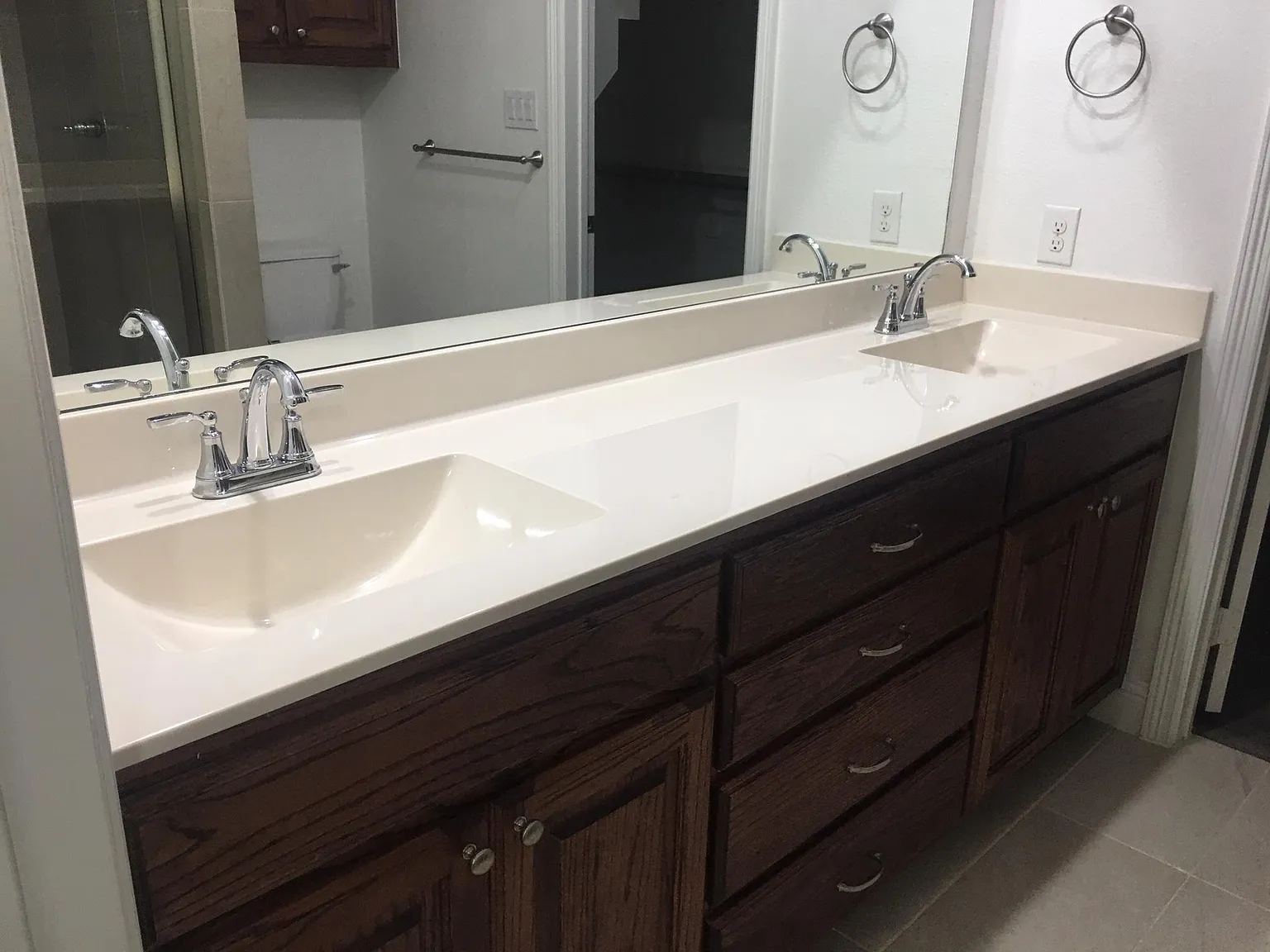 3 bed, 1600 sqft, $2,100 — Photo 2
