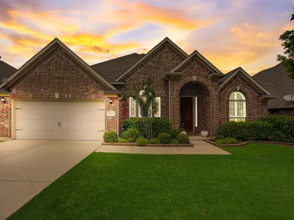 617 Newchester Dr, Roanoke, TX 76262