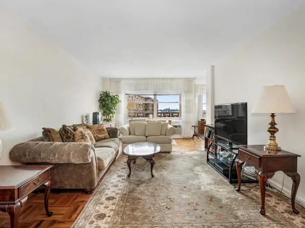 1311 Brightwater Avenue image 1 of 9