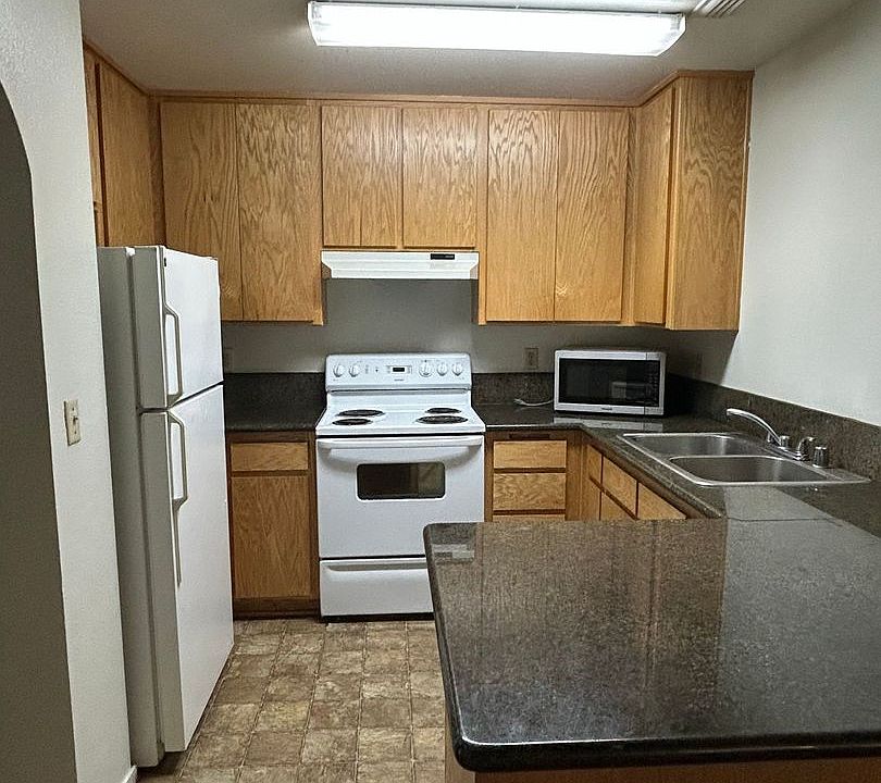 1st image of 1019-1021 W 5th St #Ab708183e