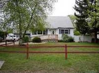 1670 N Thompson Dr, Bay Shore, NY 11706