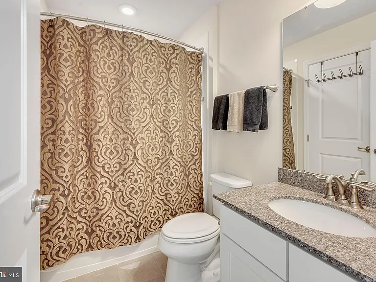 6106 Chronicle St — Photo 24