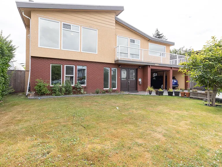10620 Seaham Cres — Photo 3