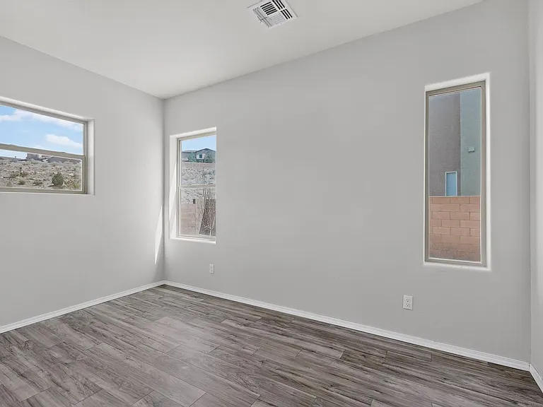 1504 Gulfstream Dr SE — Photo 20