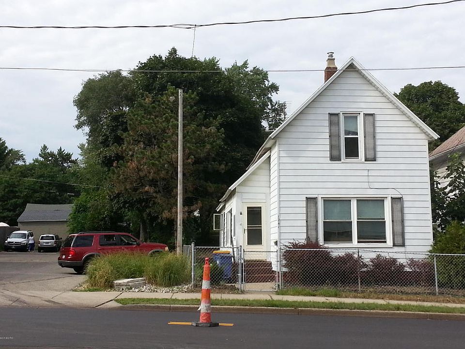 1st image of 1241 Leonard St NW
