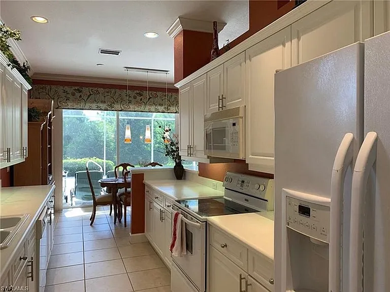 14780 Glen Eden Dr — Photo 12