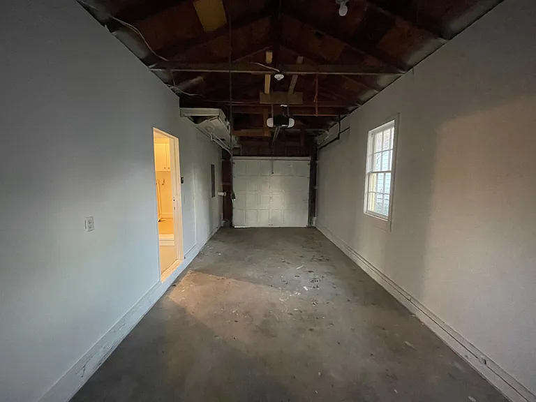 1541 S Kickapoo Ave — Photo 29