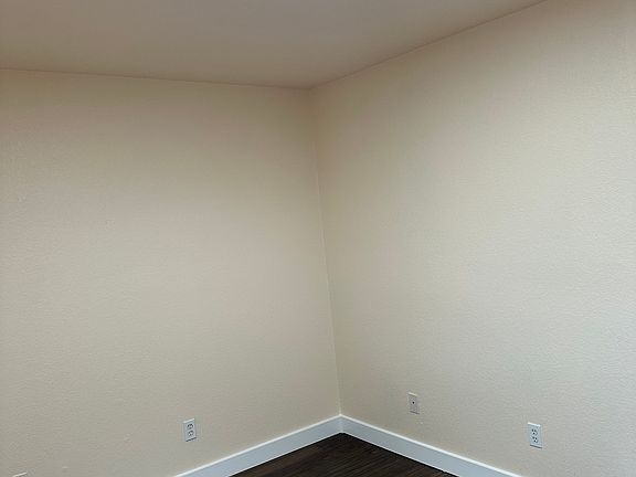 3rd image of 300 Kingfisher Ln