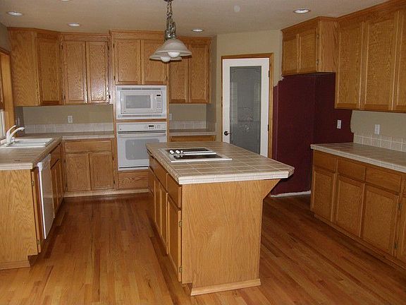 4th image of 14515 111th Avenue Ct E