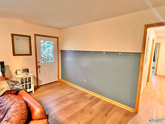 5th image of 511 Harolds Dr NW