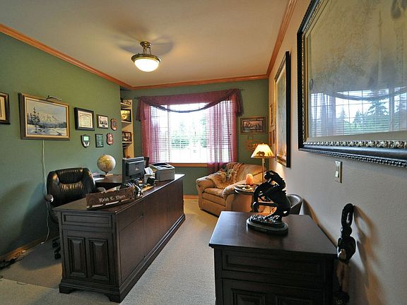 Den or 4th Bedroom
