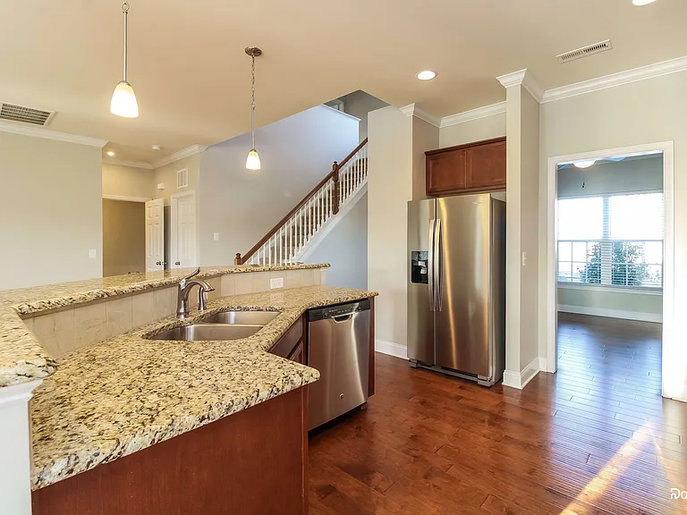 193 Twisted Cypress Ln — Photo 2