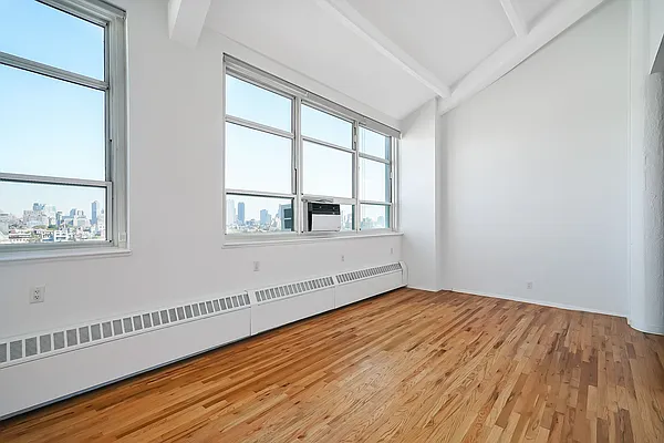 Sold by Avenue Sotheby's International Realty | media 1