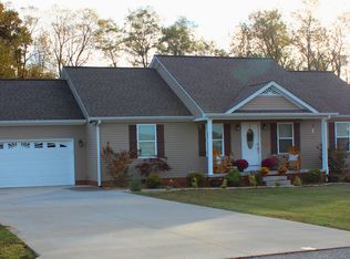 216 Golden Cir, Cookeville, TN 38506