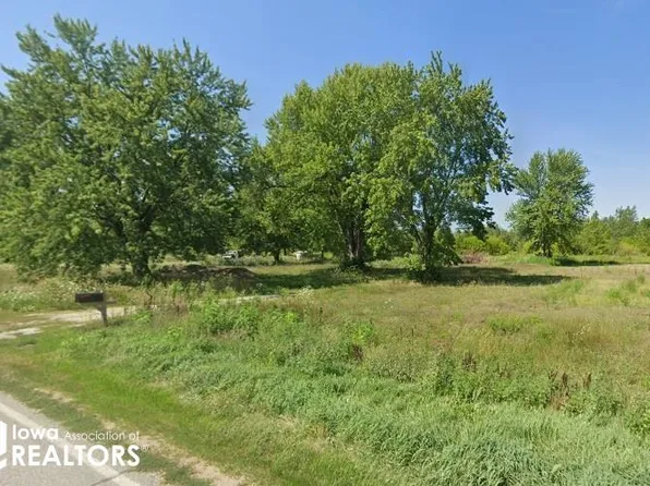 111 Russell St, Oakville, IA 52646