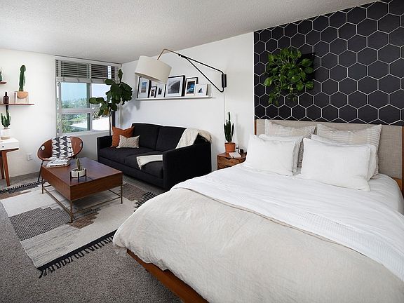 3rd image of 2821 Morena Blvd #13