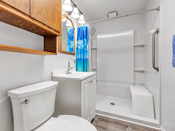 5th image of 124 W Cecil St